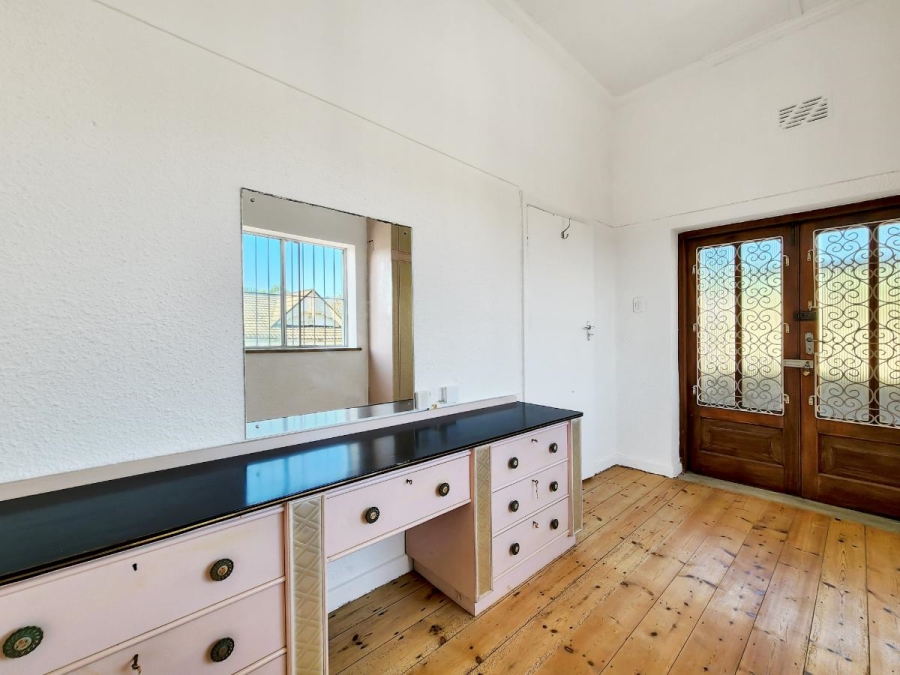 To Let 4 Bedroom Property for Rent in Sea Point Western Cape